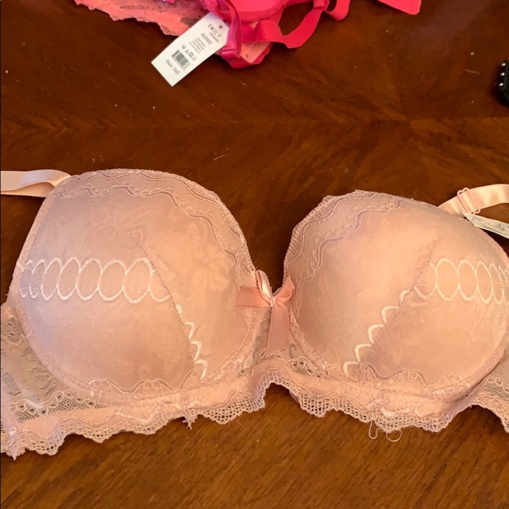 Emily Johnson bra size 34D new with tag